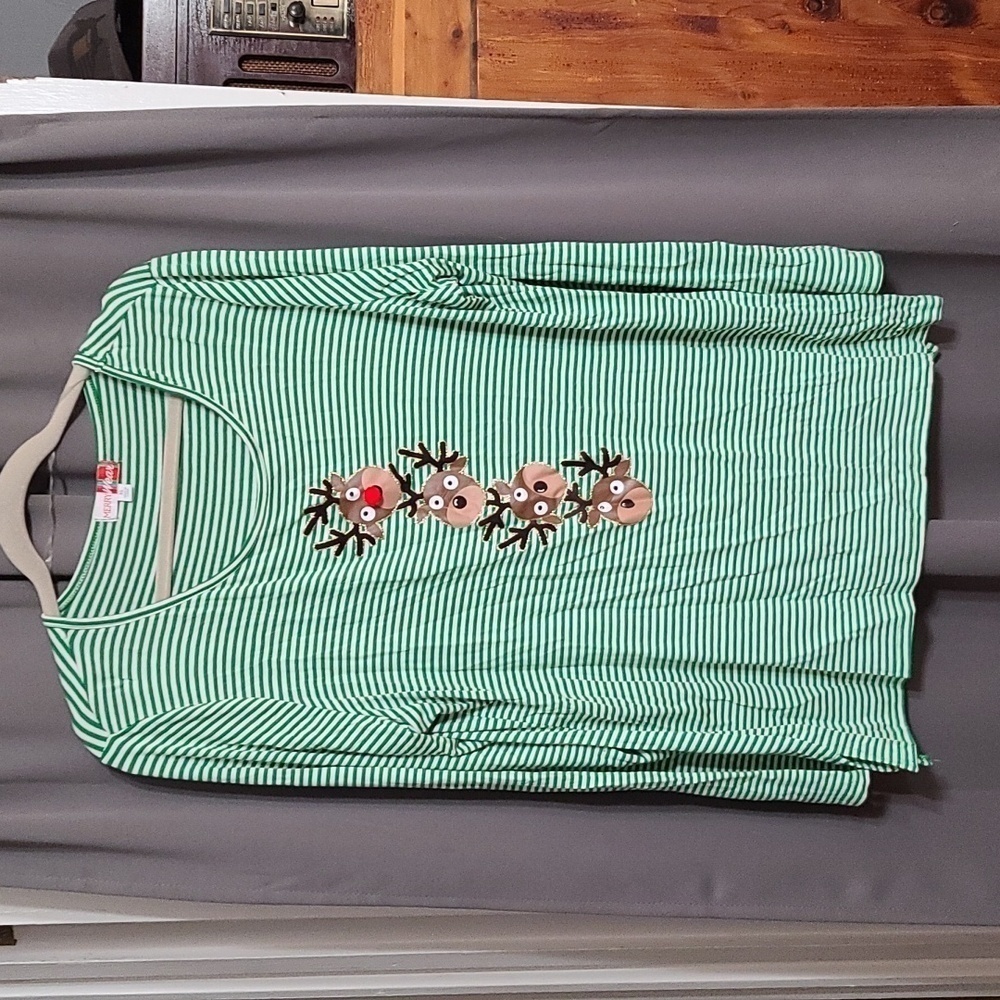 Merry Wear Womens Holiday Christmas Shirt Green/White Striped Reindeer Sz XL EUC